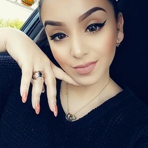 Meet your Posher, Tania